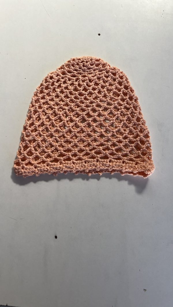 Casquete a crochet  modelo malla. - Imagen 5