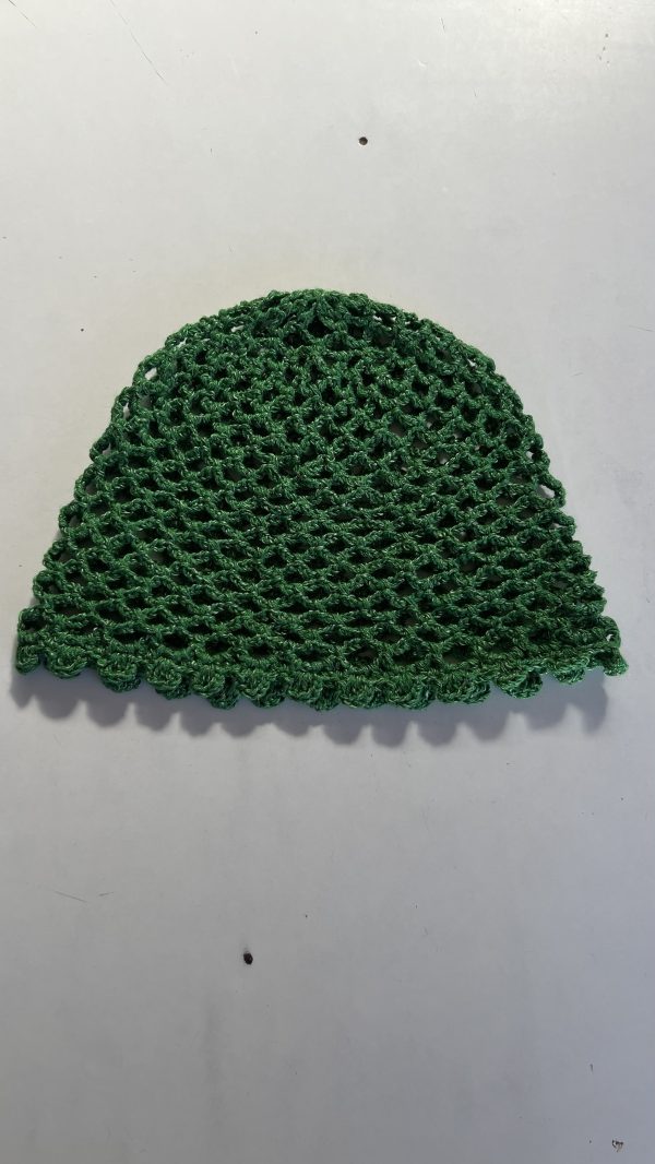 Casquete a crochet  modelo malla. - Imagen 6