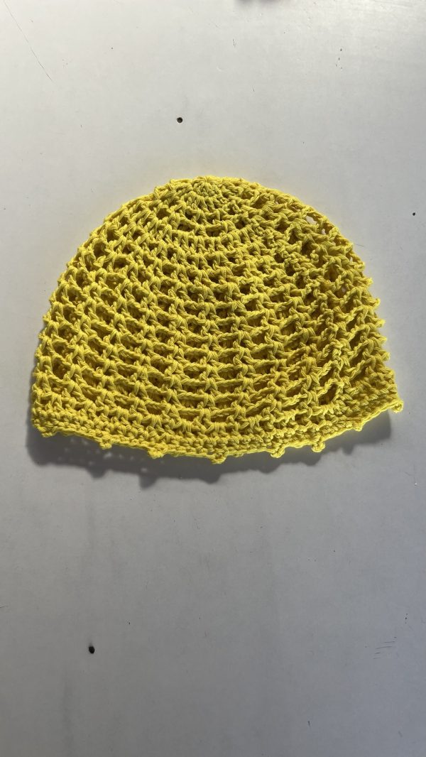 Casquete a crochet  modelo malla. - Imagen 8