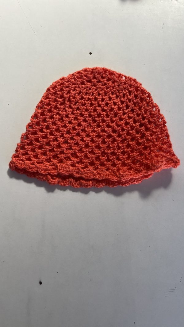 Casquete a crochet  modelo malla. - Imagen 9